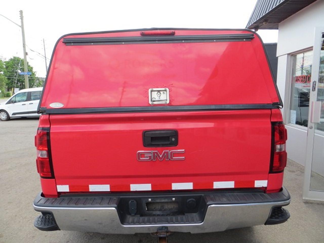 2018 GMC Sierra 1500 CERTIFIED, 4X4, CREW, 6 FT BOX WITH MATCHING CAP Photo