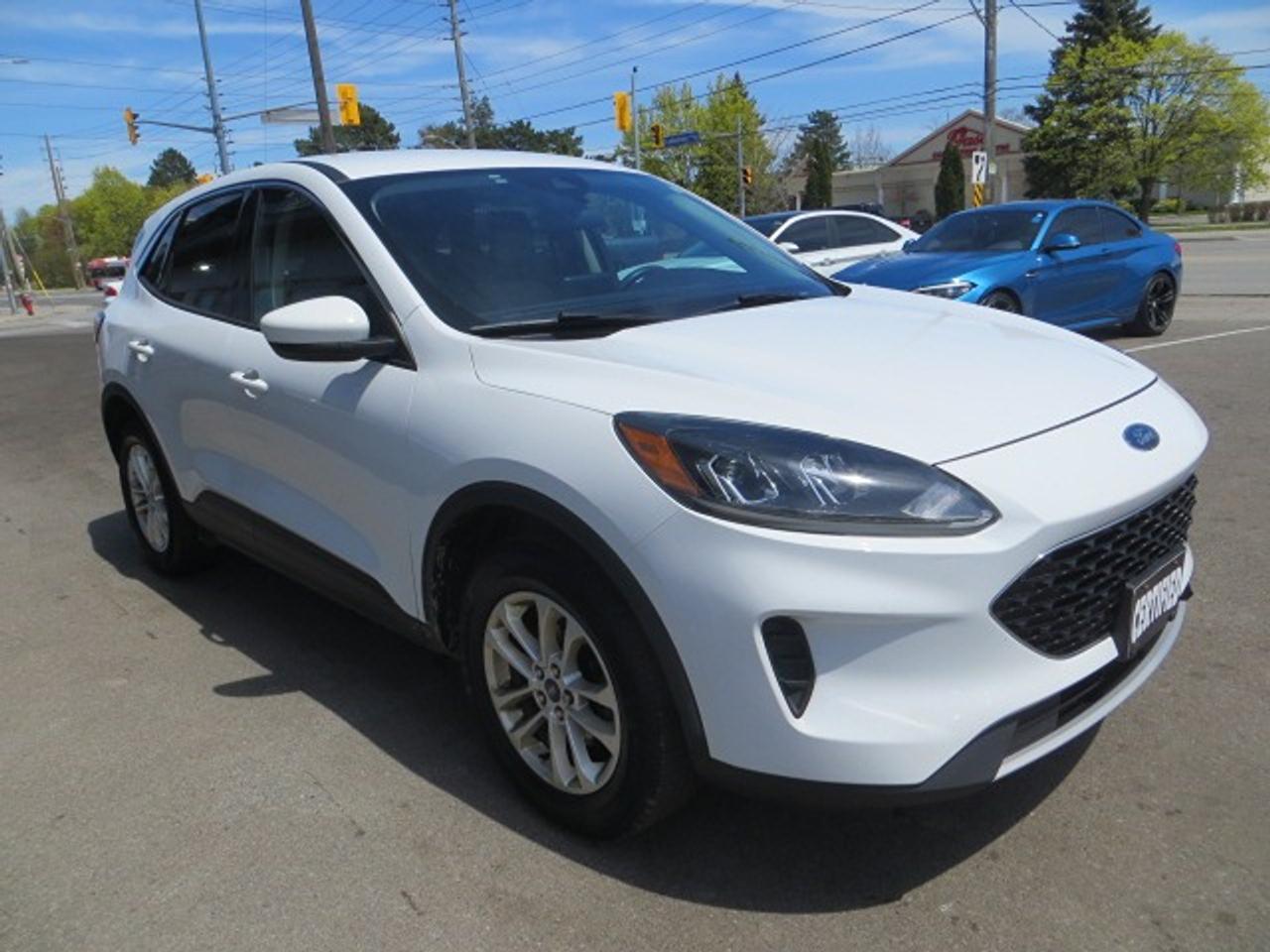 2020 Ford Escape CERTIFIED, All wheel drive, rear camera, navi Photo