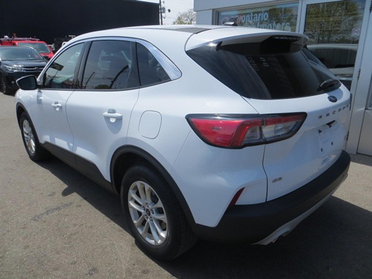 2020 Ford Escape CERTIFIED, All wheel drive, rear camera, navi Photo4