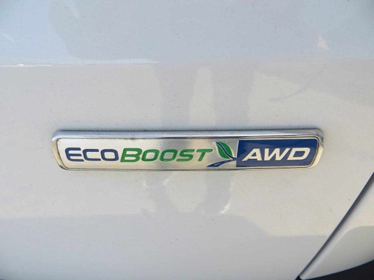 2020 Ford Escape CERTIFIED, All wheel drive, rear camera, navi Photo