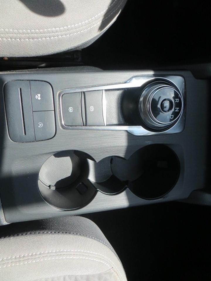 2020 Ford Escape CERTIFIED, All wheel drive, rear camera, navi Photo
