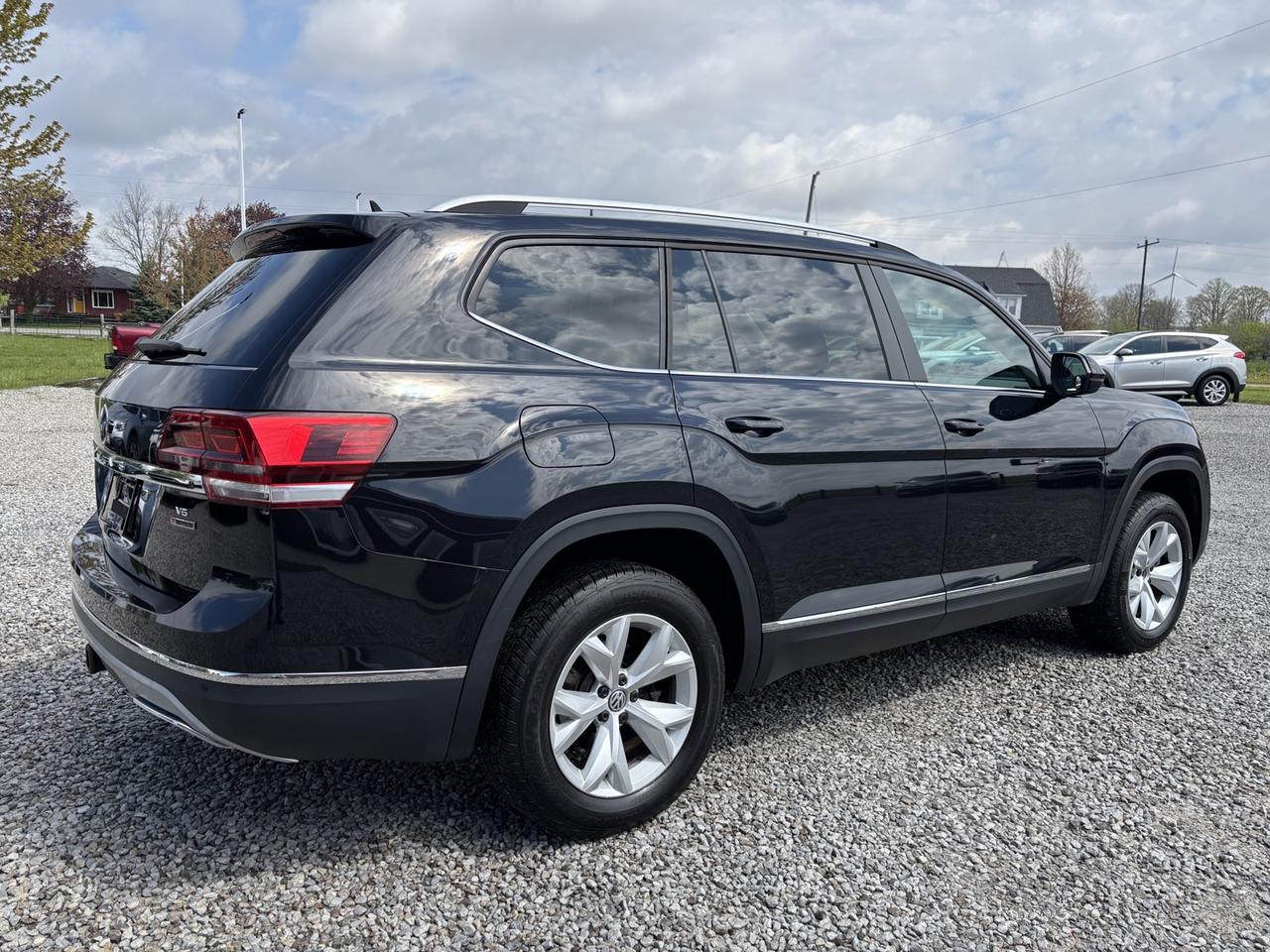 2018 Volkswagen Atlas Highline ~LEATHER & LOADED!~ Photo