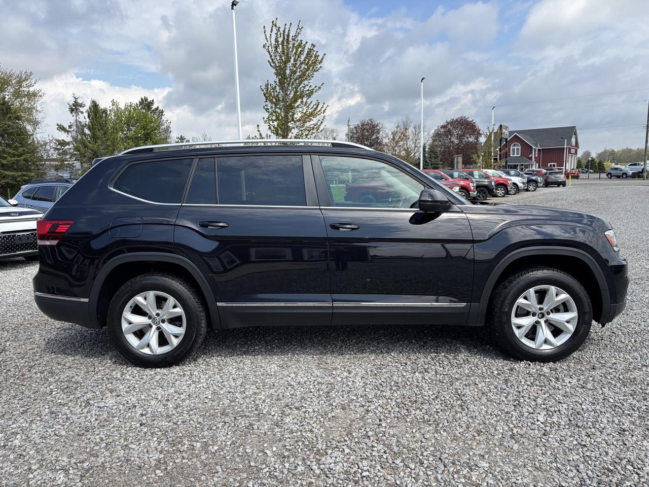 2018 Volkswagen Atlas Highline ~LEATHER & LOADED!~ Photo