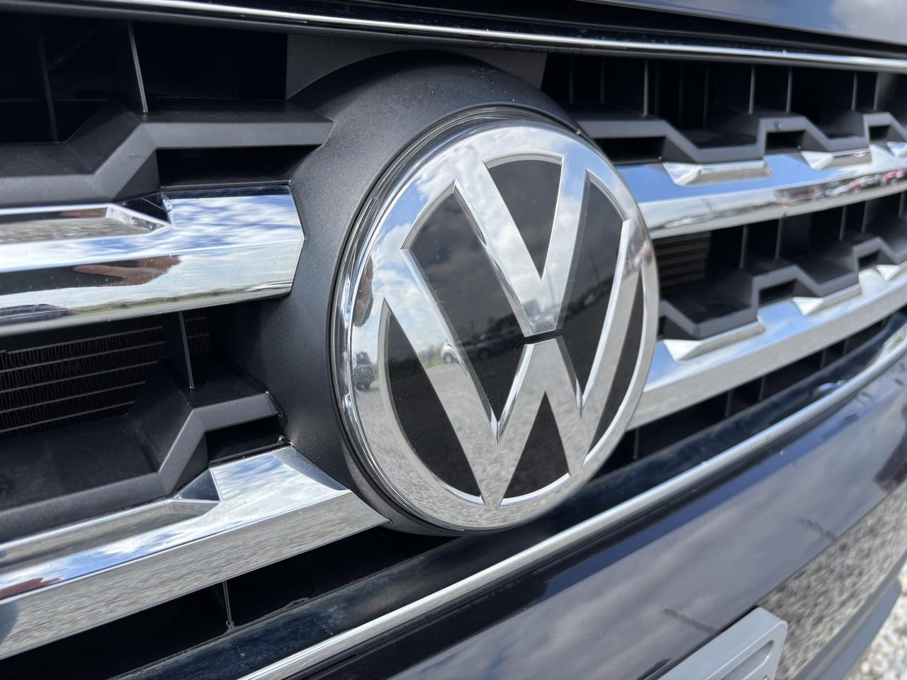2018 Volkswagen Atlas Highline ~LEATHER & LOADED!~ Photo