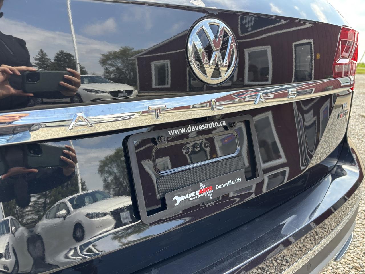 2018 Volkswagen Atlas Highline ~LEATHER & LOADED!~ Photo