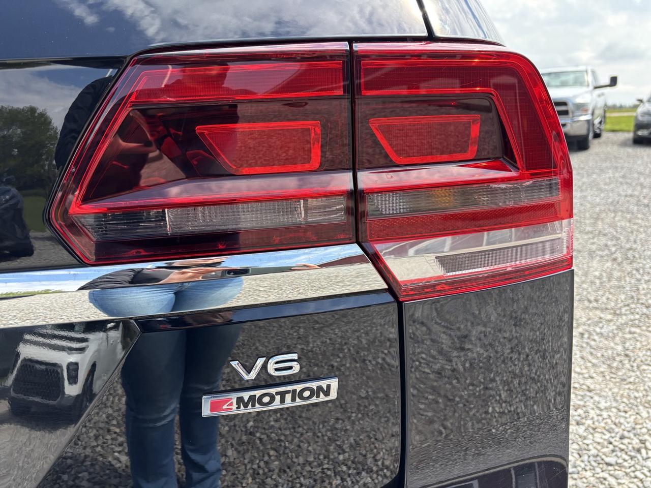 2018 Volkswagen Atlas Highline ~LEATHER & LOADED!~ Photo