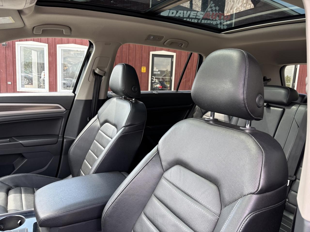 2018 Volkswagen Atlas Highline ~LEATHER & LOADED!~ Photo