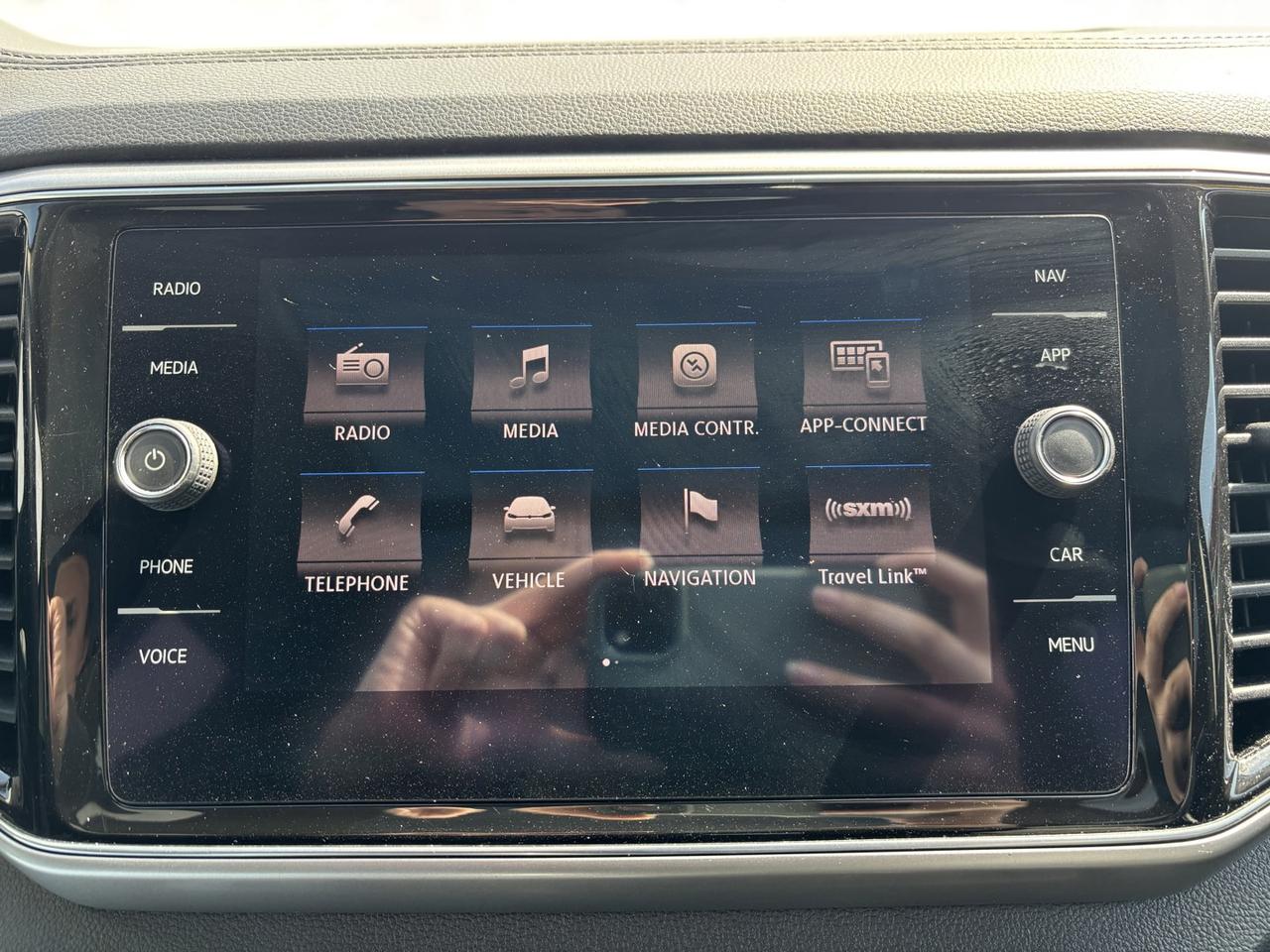 2018 Volkswagen Atlas Highline ~LEATHER & LOADED!~ Photo