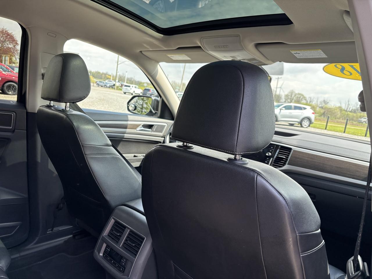 2018 Volkswagen Atlas Highline ~LEATHER & LOADED!~ Photo
