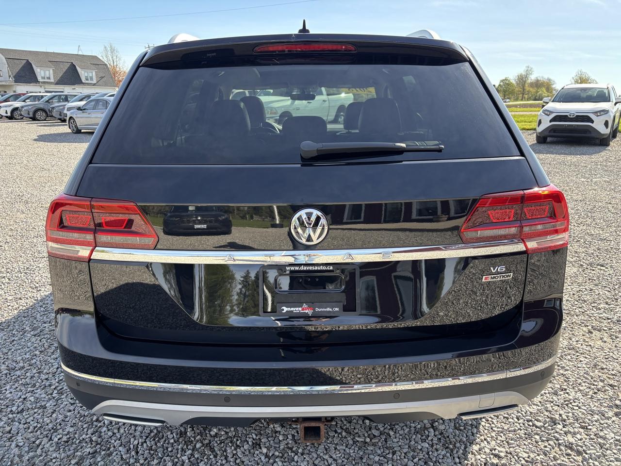 2018 Volkswagen Atlas Highline ~LEATHER & LOADED!~ Photo