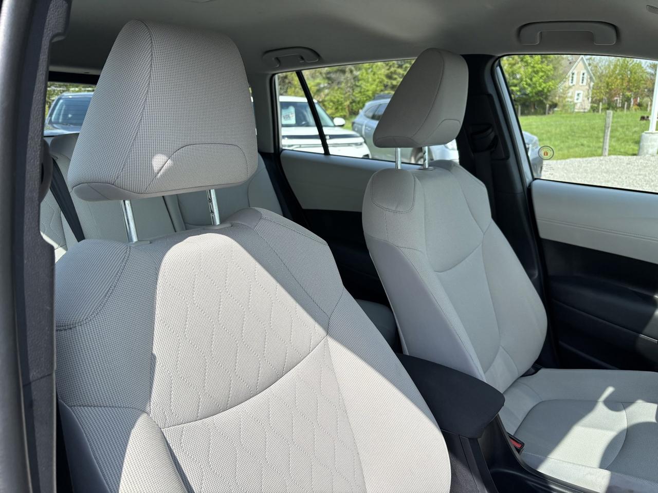 2022 Toyota Corolla Cross L ~CLEAN CARFAX!~ Photo