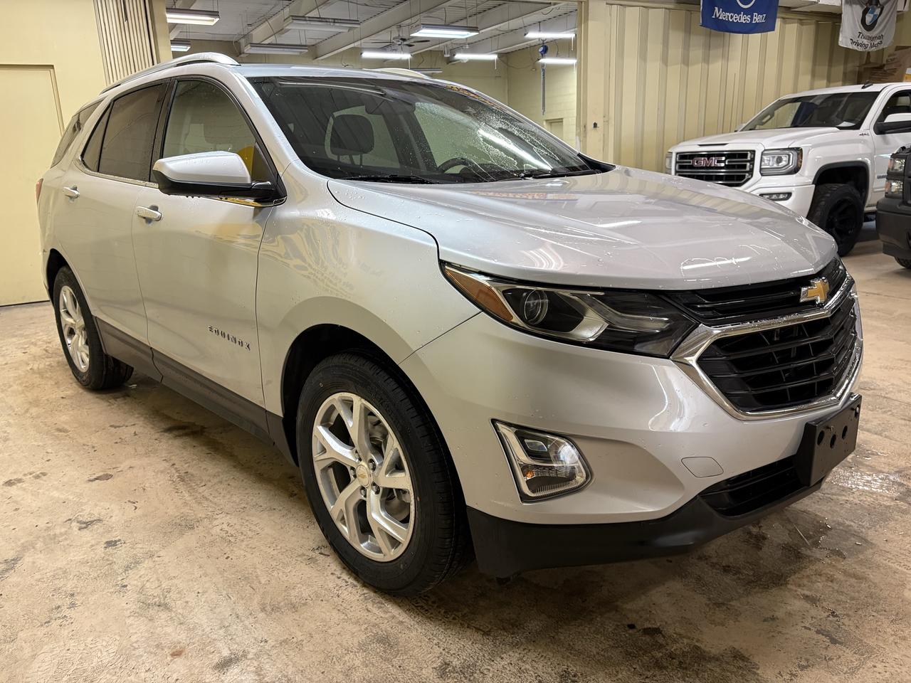 2019 Chevrolet Equinox LT Photo3