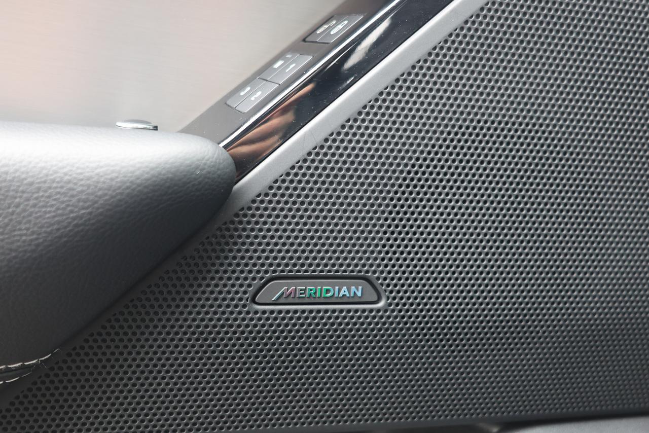 2020 Land Rover Range Rover Velar R-Dynamic S 3.0L V6 - PANO|NAVI|CAMERA|BLINDSPOT Photo