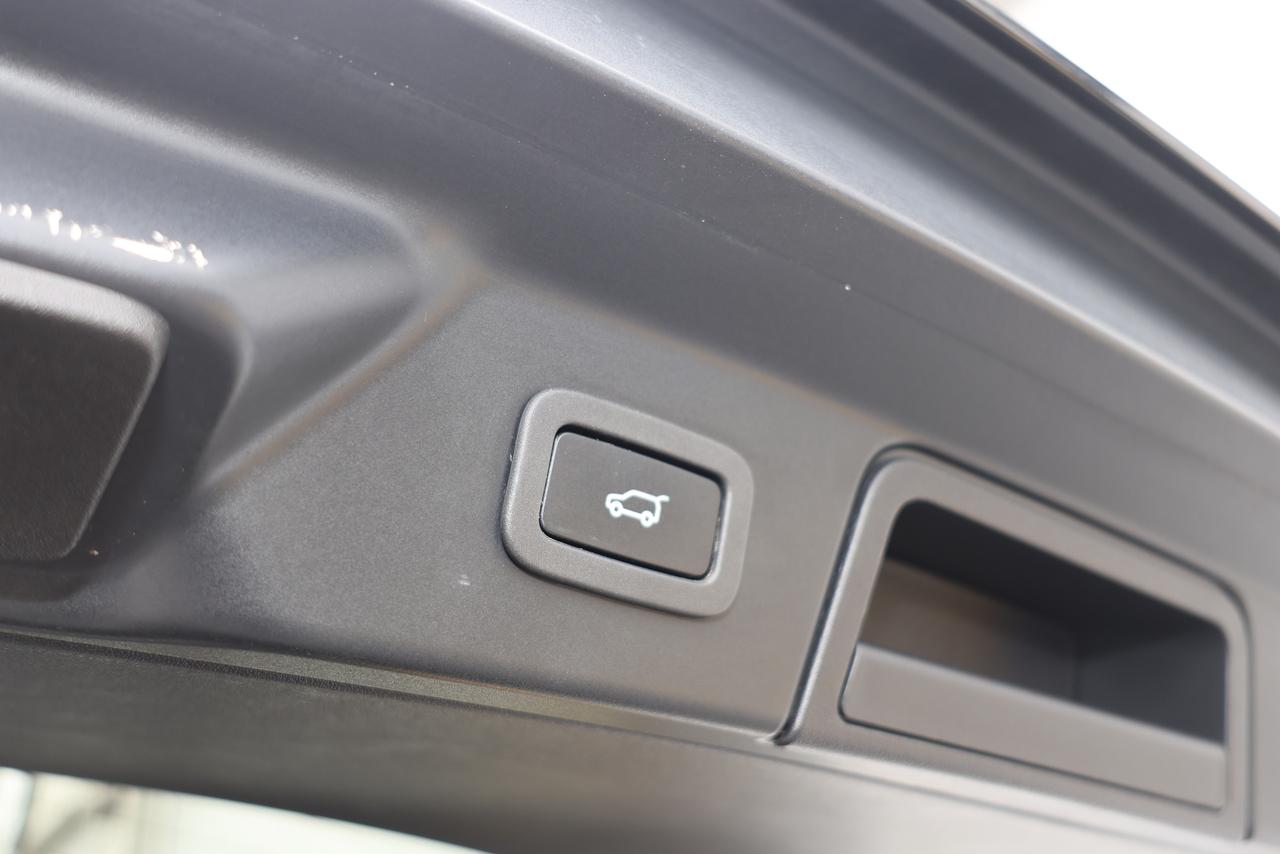2020 Land Rover Range Rover Velar R-Dynamic S 3.0L V6 - PANO|NAVI|CAMERA|BLINDSPOT Photo