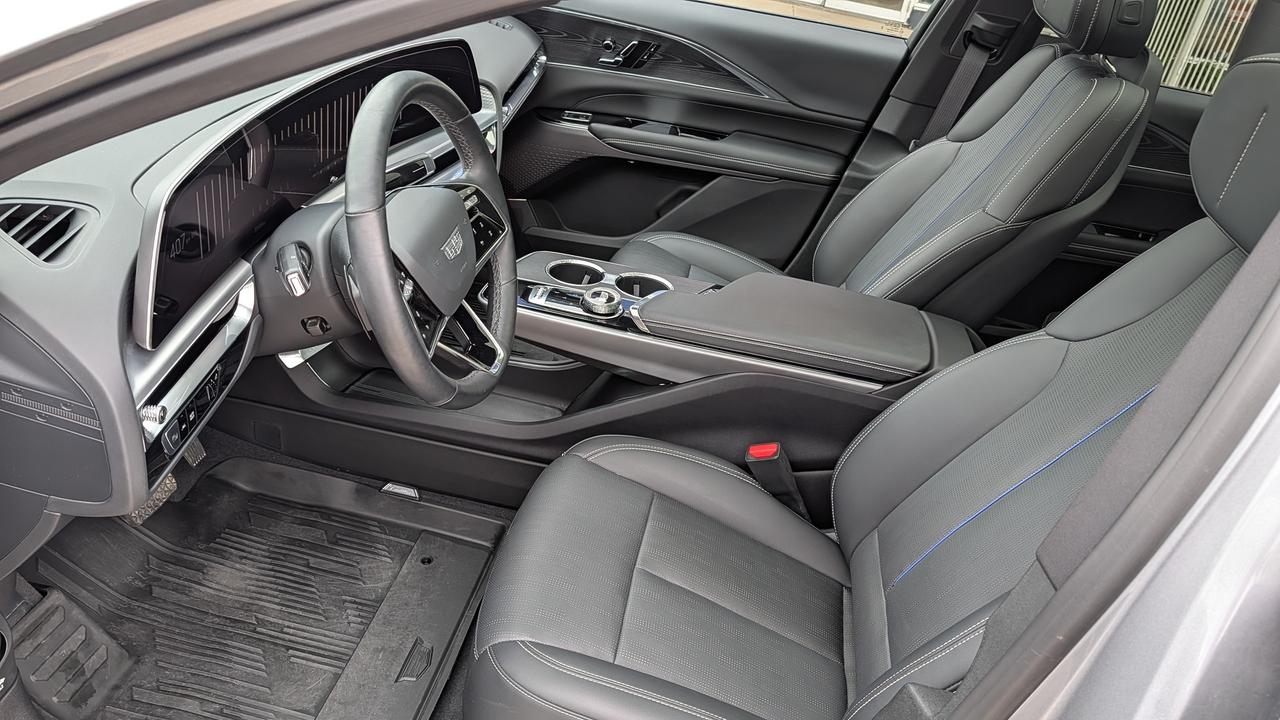 2024 Cadillac LYRIQ Sport Photo