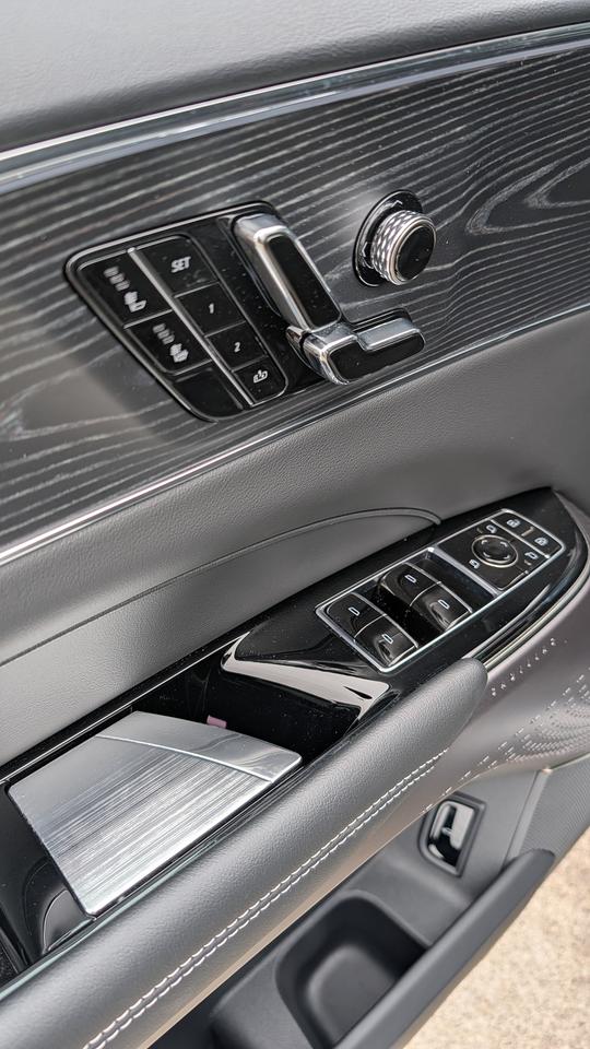 2024 Cadillac LYRIQ Sport Photo