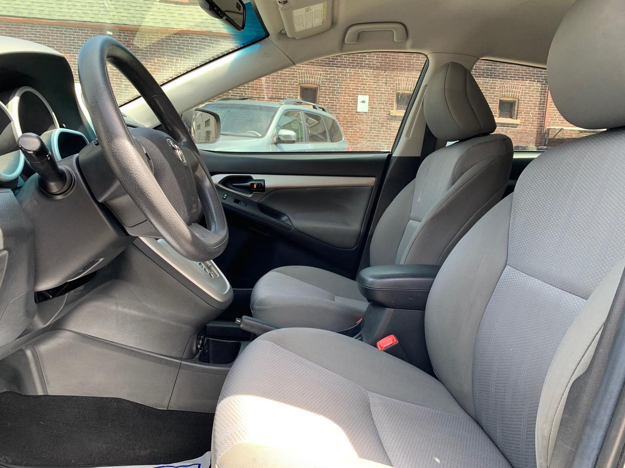 2011 Toyota Matrix 4DR WGN AUTO FWD Photo