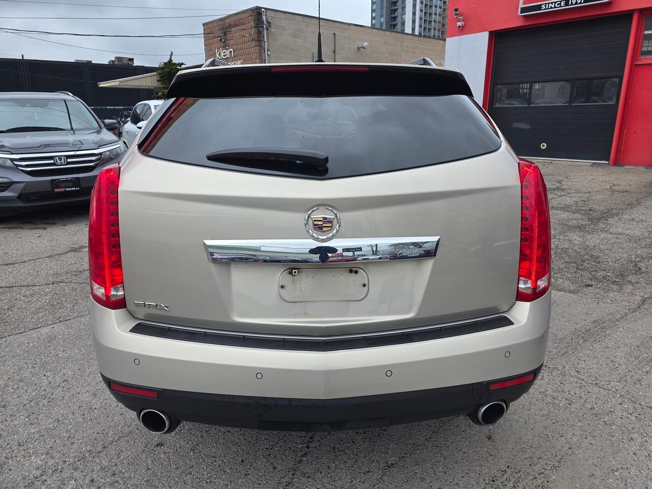 2010 Cadillac SRX Performance Photo