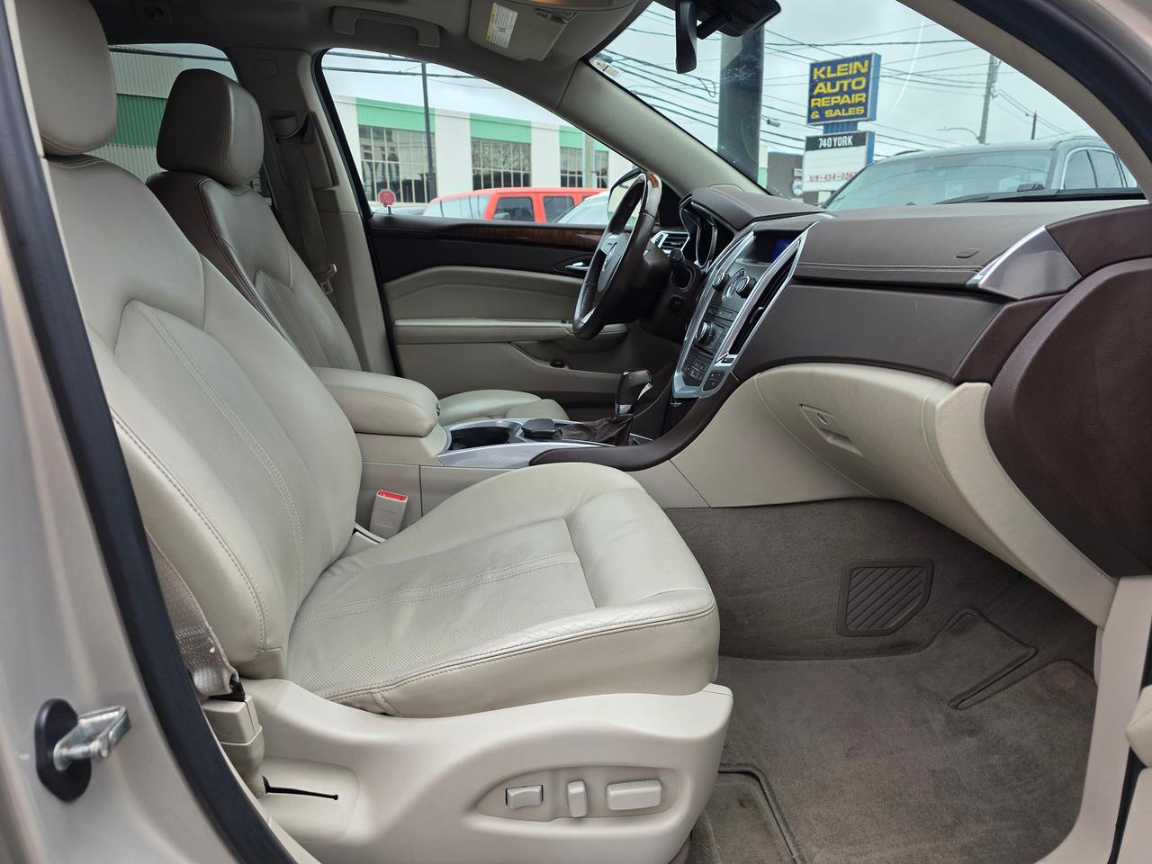 2010 Cadillac SRX Performance Photo