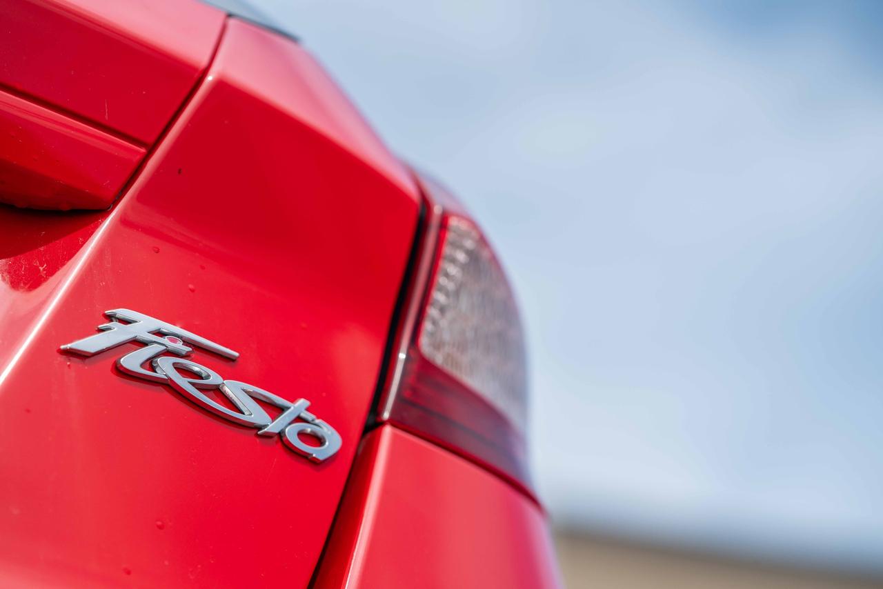 2012 Ford Fiesta SE Photo