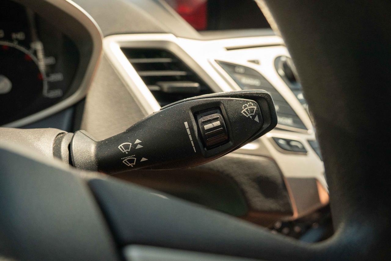 2012 Ford Fiesta SE Photo