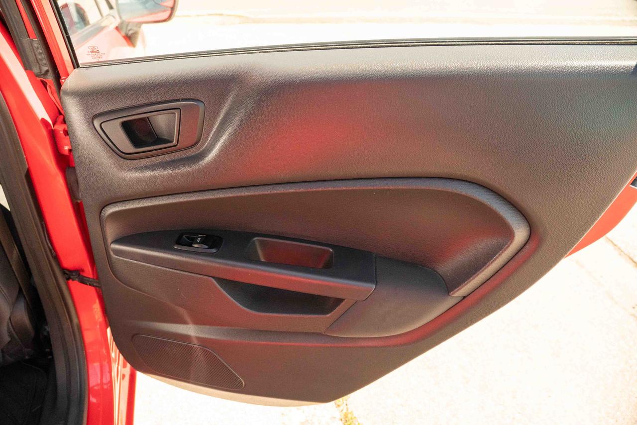 2012 Ford Fiesta SE Photo