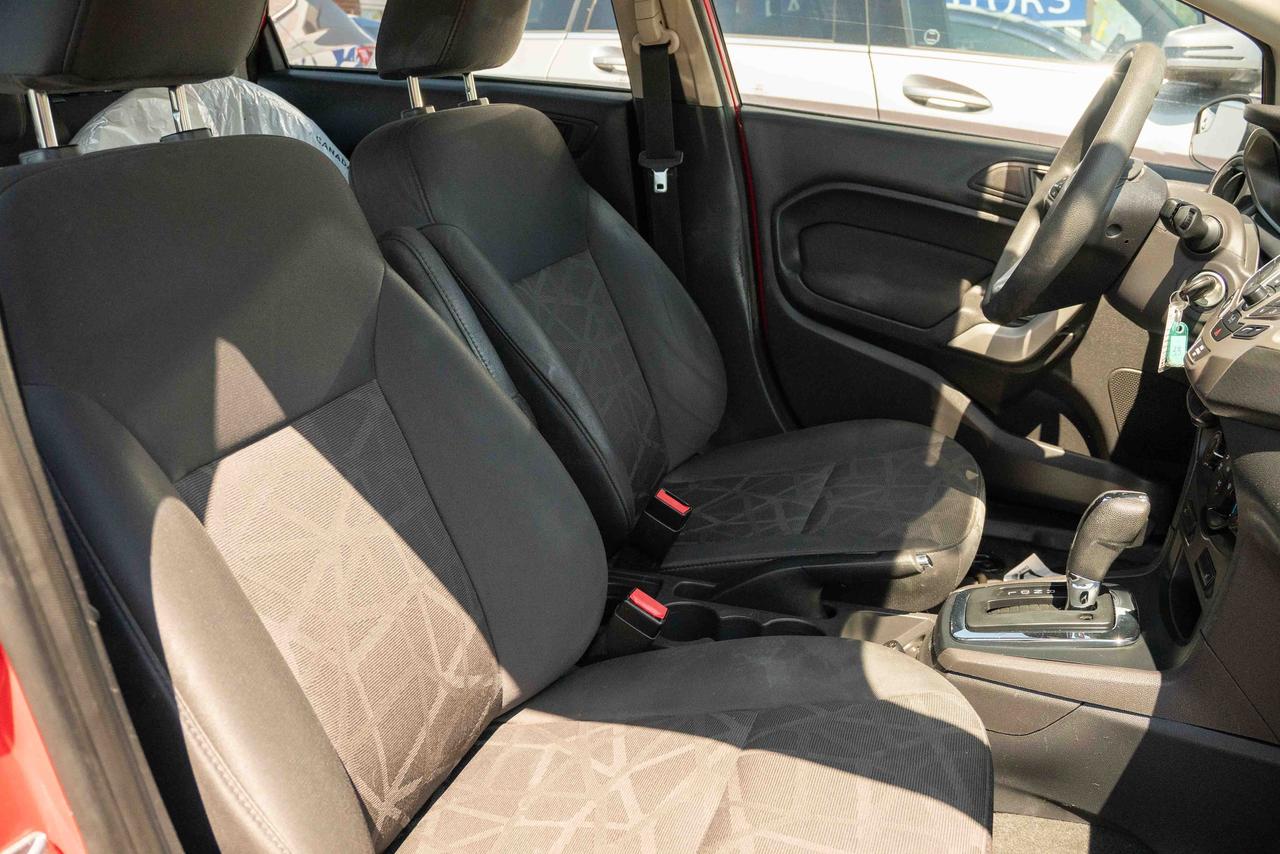 2012 Ford Fiesta SE Photo