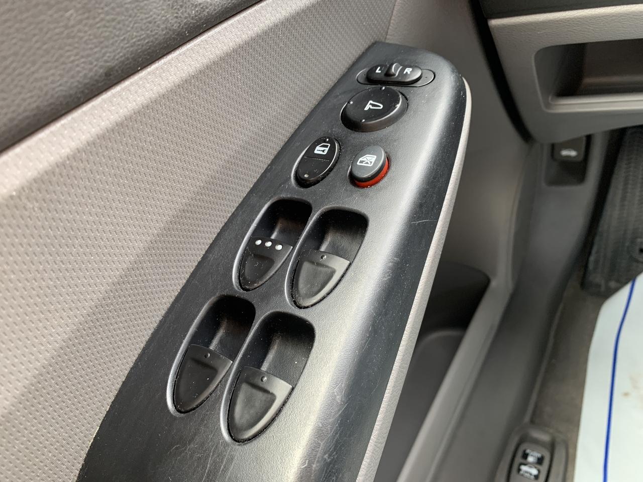 2011 Honda Civic 4dr Auto DX-G Photo