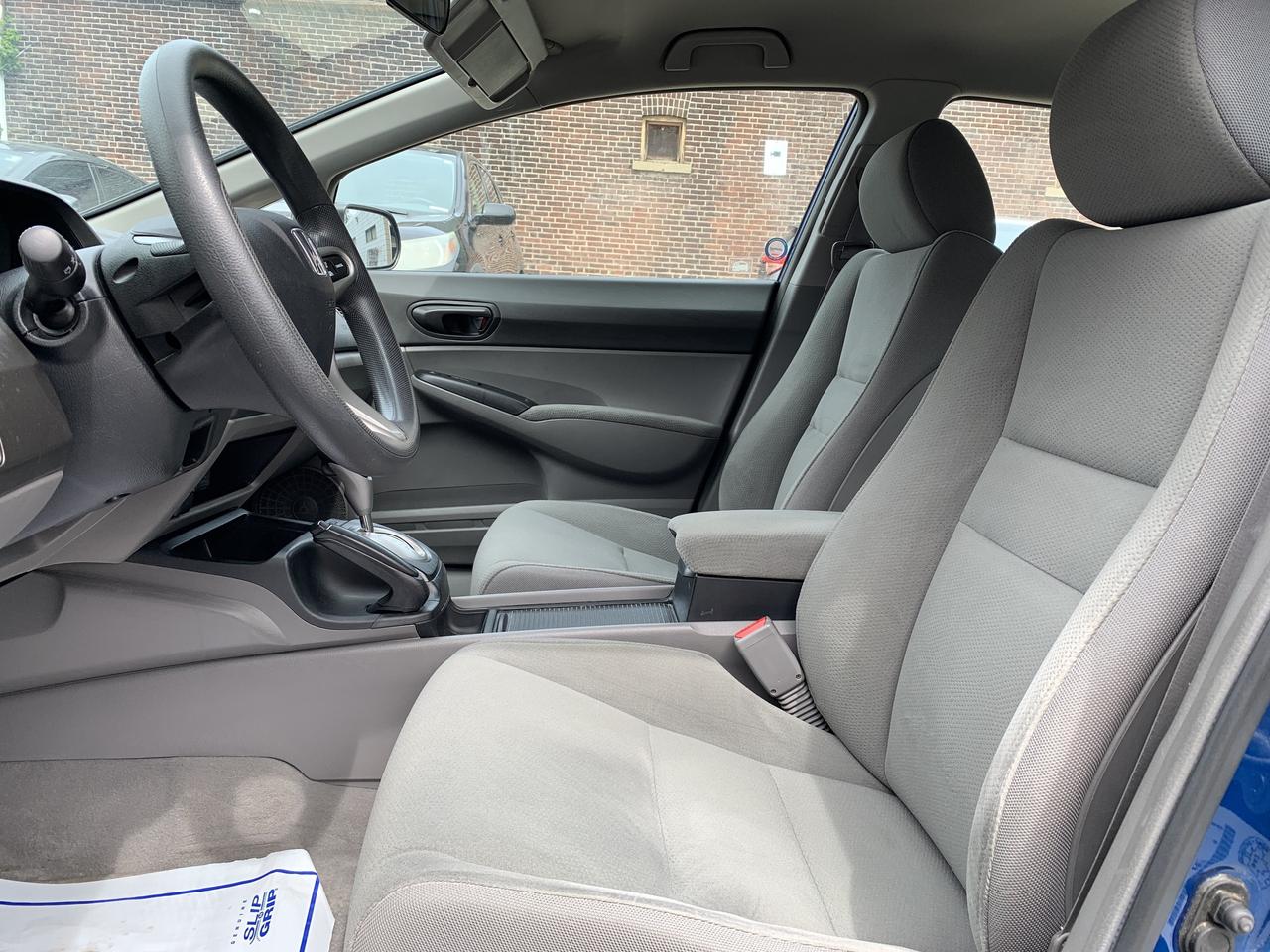 2011 Honda Civic 4dr Auto DX-G Photo