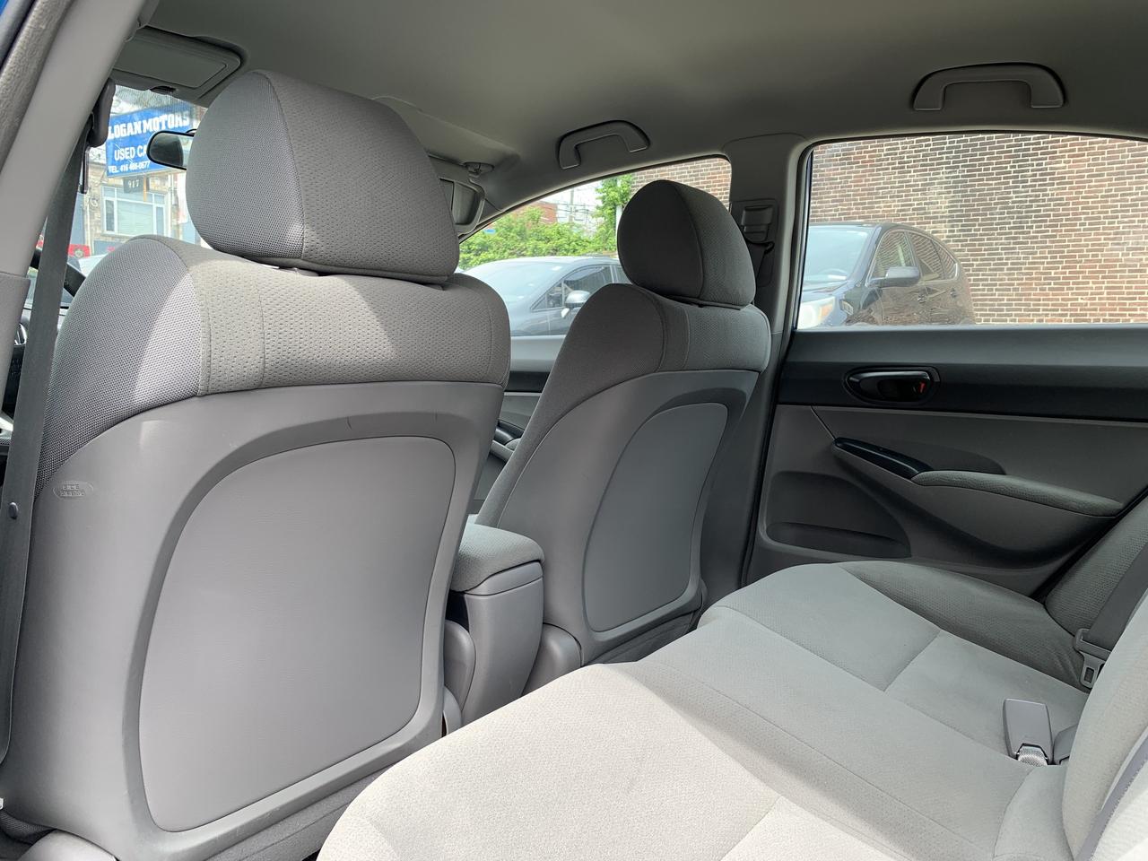 2011 Honda Civic 4dr Auto DX-G Photo