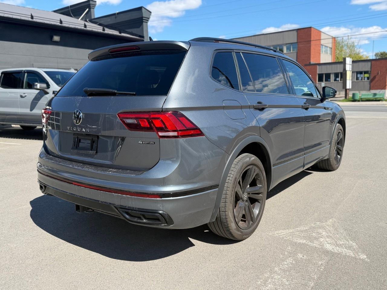 2023 Volkswagen Tiguan Comfortline R-Line Black Edition 4MOTION Photo4