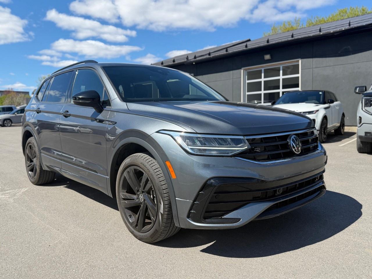 2023 Volkswagen Tiguan Comfortline R-Line Black Edition 4MOTION Photo