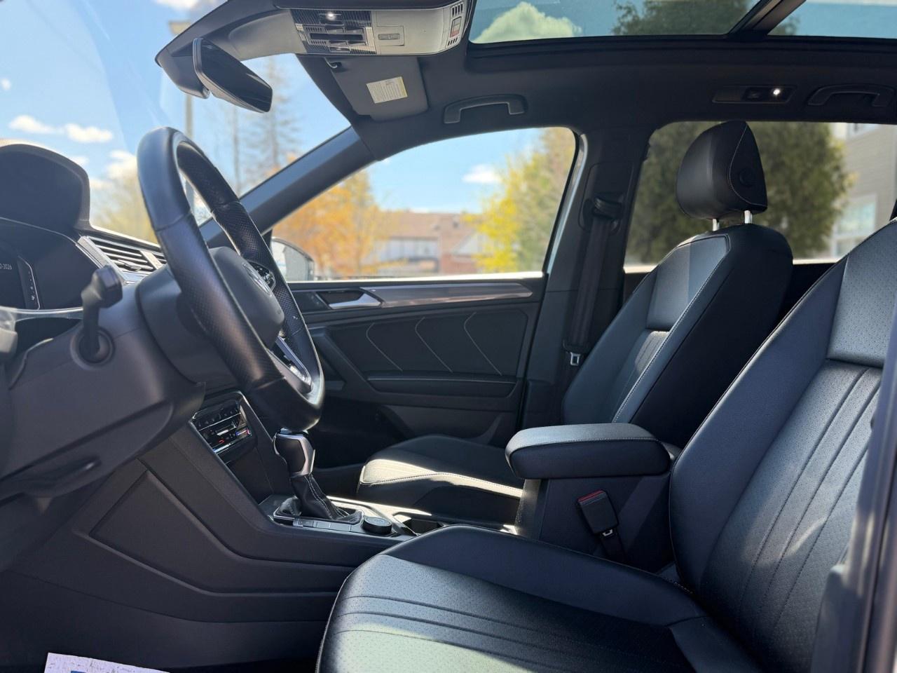 2023 Volkswagen Tiguan Comfortline R-Line Black Edition 4MOTION Photo