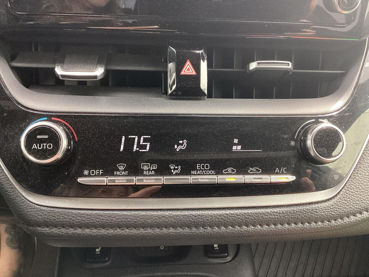 2020 Toyota Corolla SE  Nightshade CVT Photo