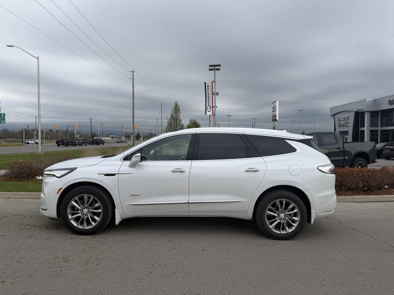 2022 Buick Enclave Avenir AWD   NO CLAIMS   ONE OWNER   VNT SEAT Photo