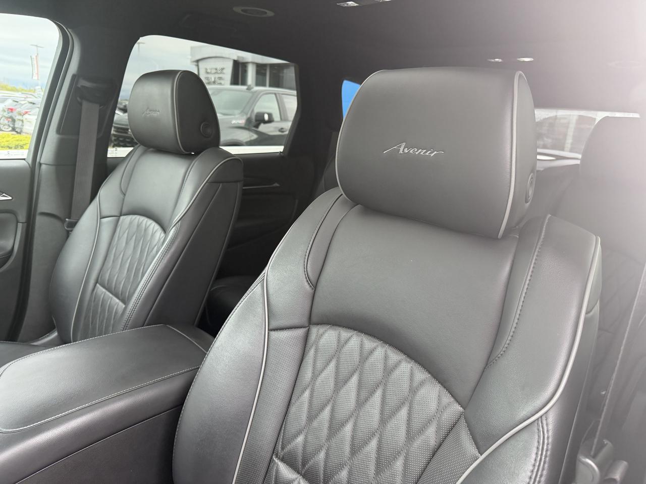 2022 Buick Enclave Avenir AWD   NO CLAIMS   ONE OWNER   VNT SEAT Photo3