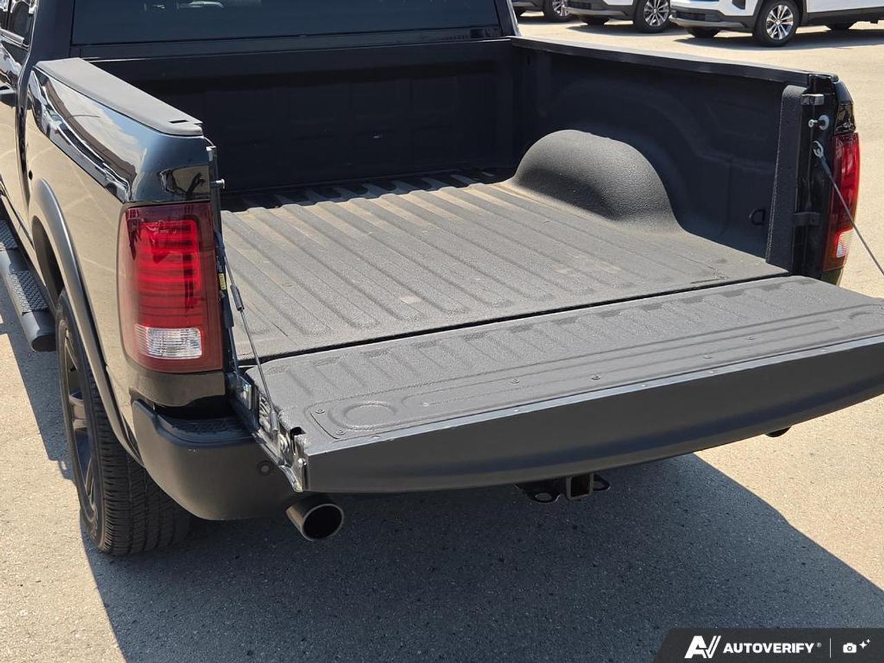 2022 RAM 1500 Classic Warlock 4x4   NO CLAIMS   ONE OWNER   REMOTE START Photo