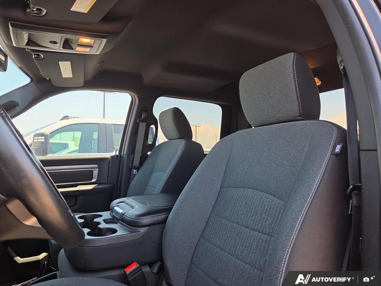 2022 RAM 1500 Classic Warlock 4x4   NO CLAIMS   ONE OWNER   REMOTE START Photo