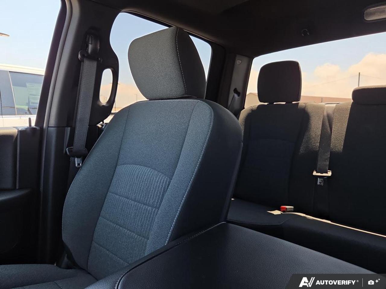 2022 RAM 1500 Classic Warlock 4x4   NO CLAIMS   ONE OWNER   REMOTE START Photo