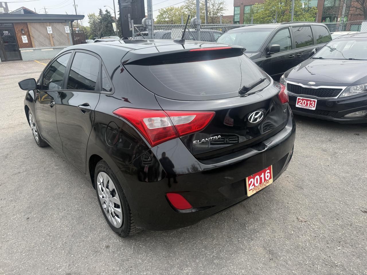 2016 Hyundai Elantra GT *** 3 YEAR WARRANTY INCLUDED *** Photo