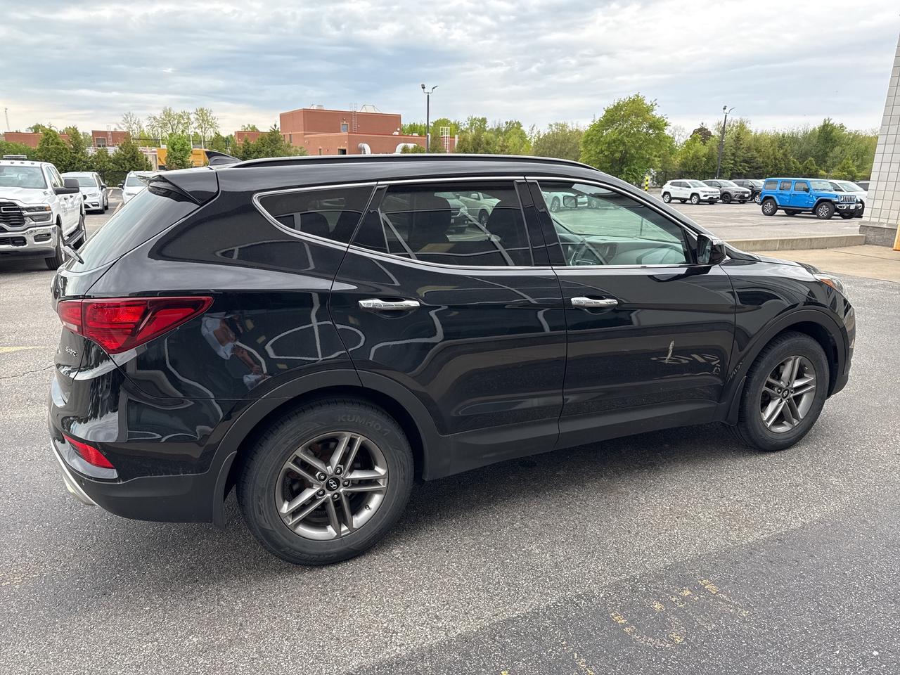 2017 Hyundai Santa Fe Sport Premium Photo4