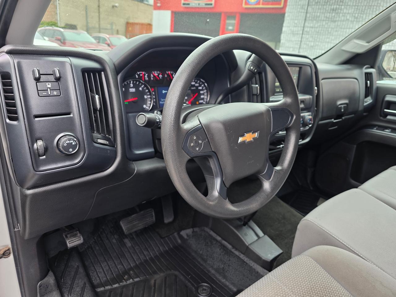 2018 Chevrolet Silverado 1500 4X4 CREW CAB Photo
