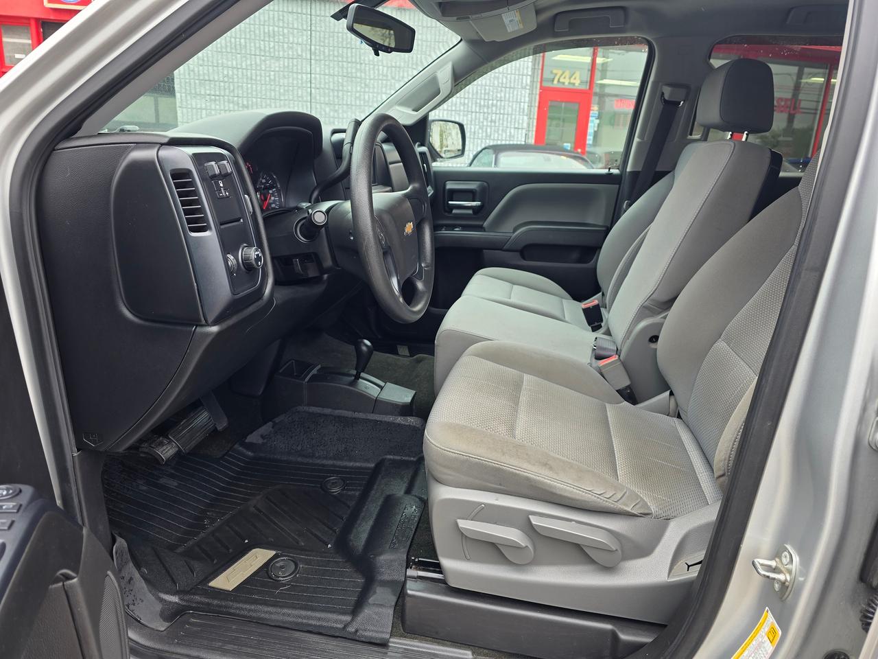 2018 Chevrolet Silverado 1500 4X4 CREW CAB Photo