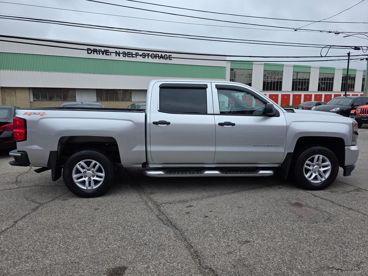 2018 Chevrolet Silverado 1500 4X4 CREW CAB Photo
