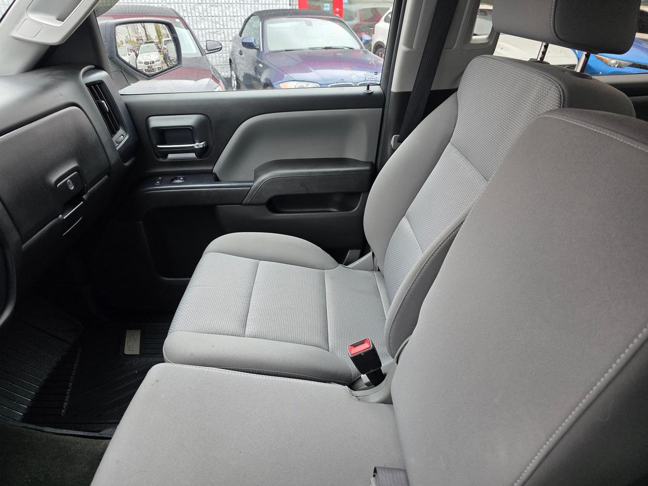 2018 Chevrolet Silverado 1500 4X4 CREW CAB Photo