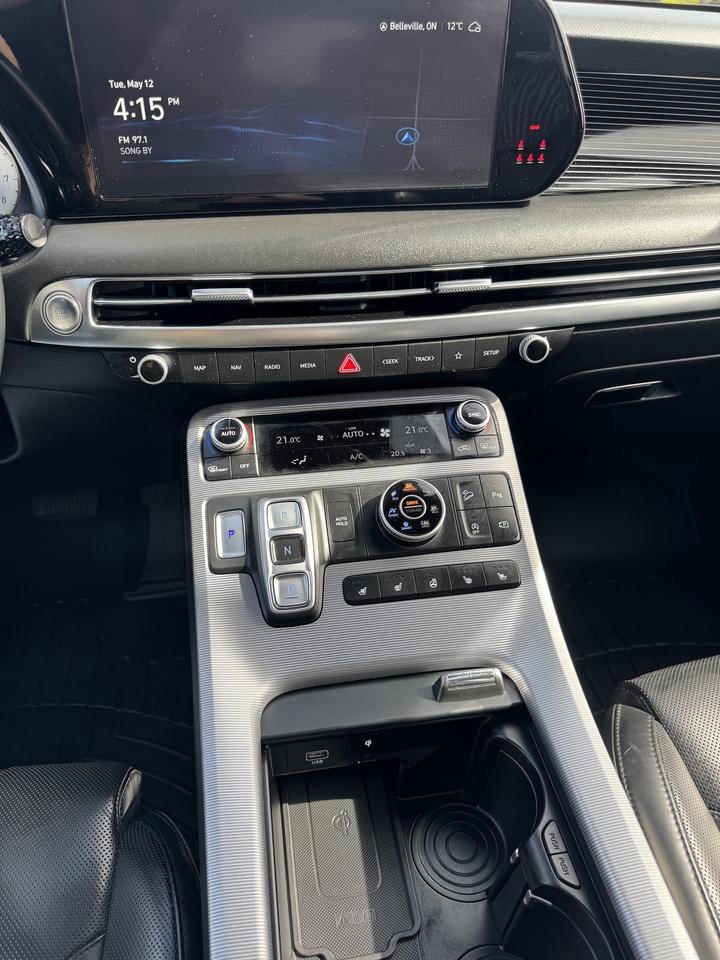 2024 Hyundai PALISADE Ultimate Calligraphy 7-Passenger AWD Photo