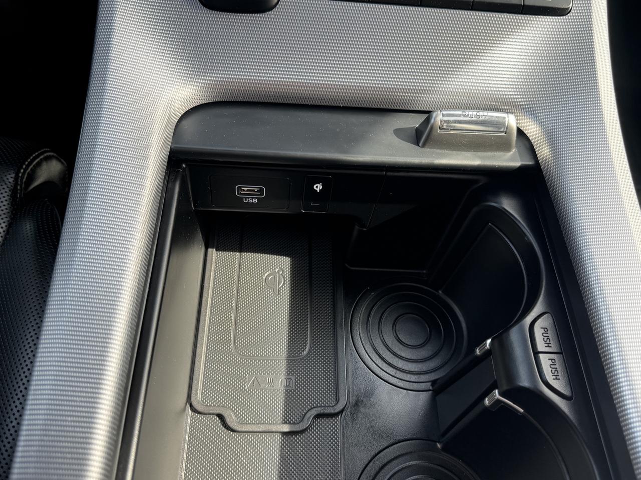 2024 Hyundai PALISADE Ultimate Calligraphy 7-Passenger AWD Photo