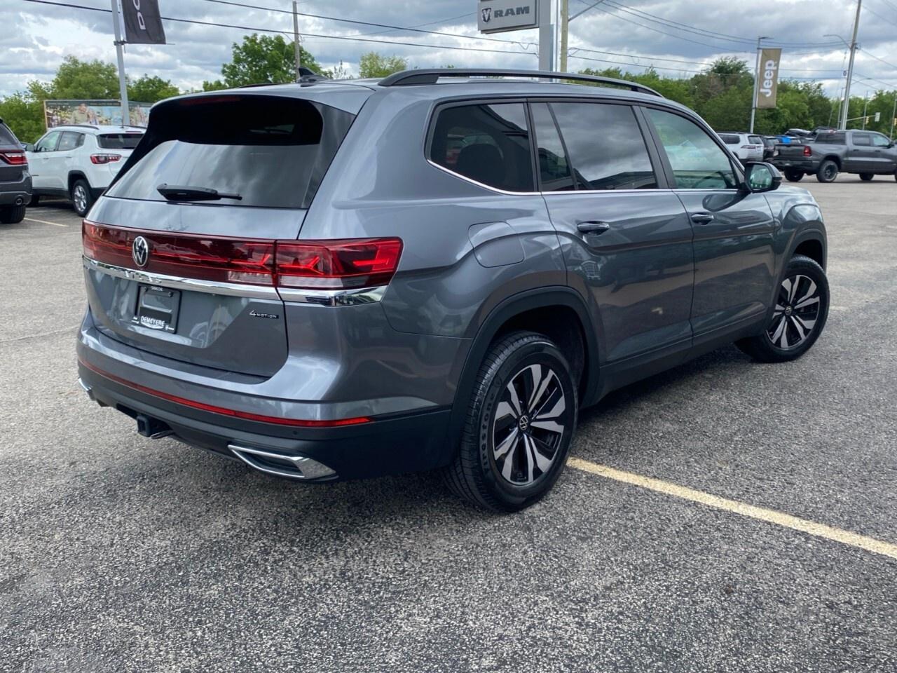 2024 Volkswagen Atlas Comfortline 2.0 TSI 4MOTION Photo
