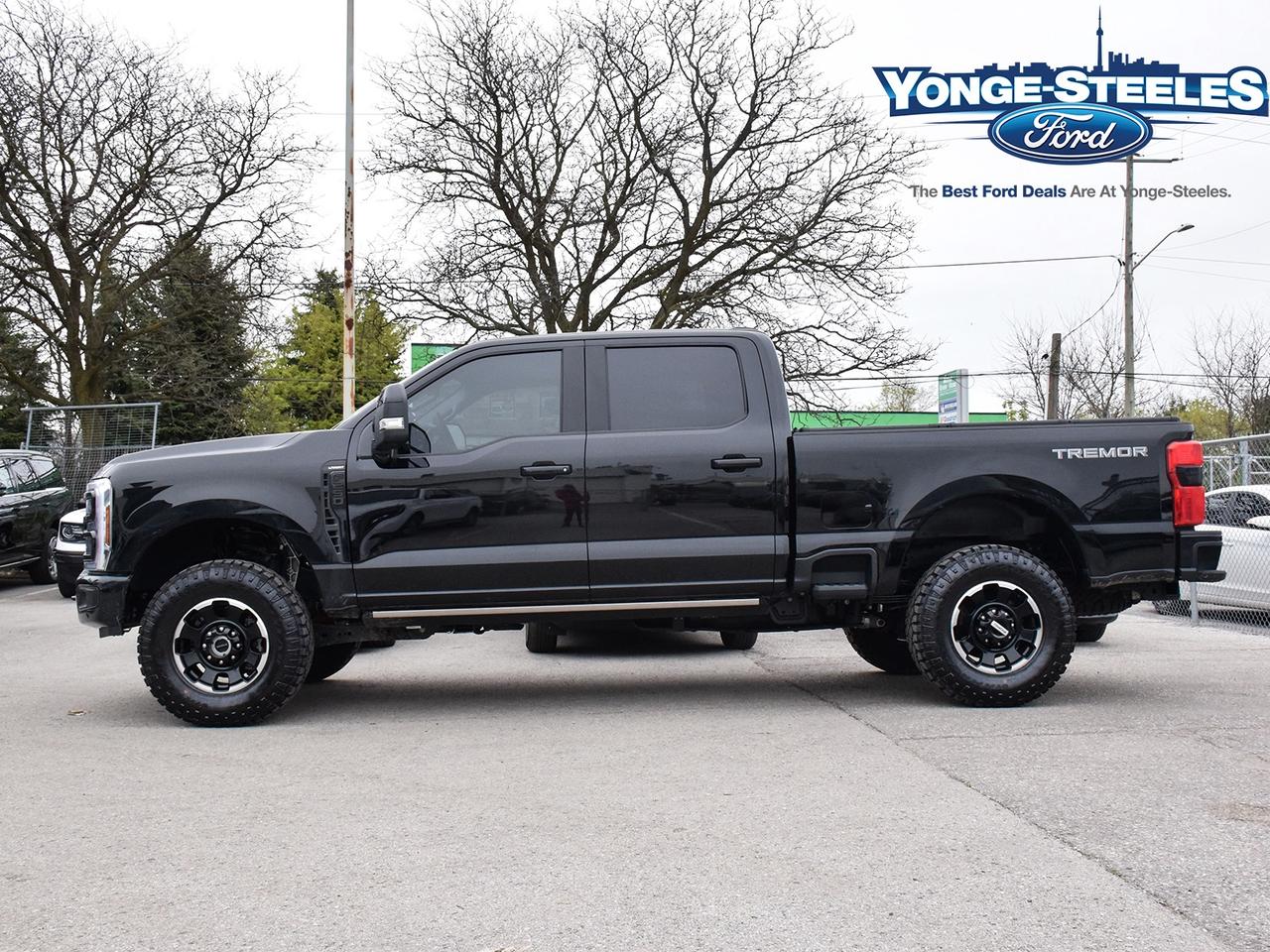 2026 Ford F-250 LARIAT  TREMOR PKG NO ACCIDENT CPO 3,607 KMS Photo4