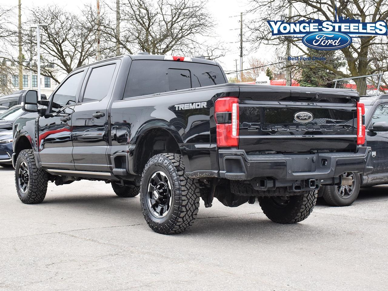 2026 Ford F-250 LARIAT  TREMOR PKG NO ACCIDENT CPO 3,607 KMS Photo